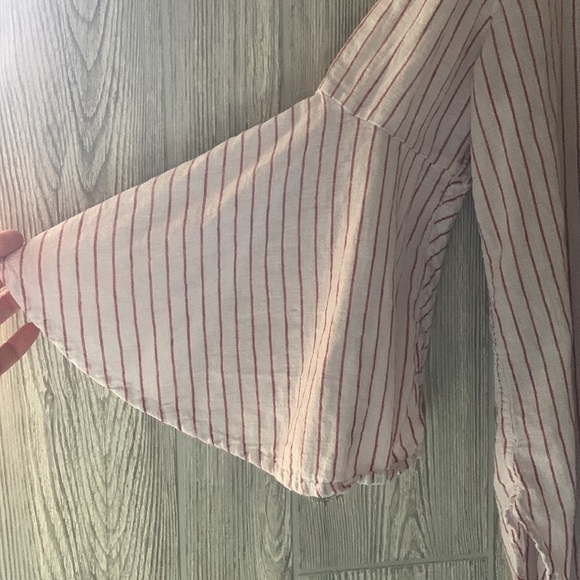 Chaps Linen Blend Bell Sleeve Red and White Pin Stripe Button Down Blouse M - Picture 4 of 9